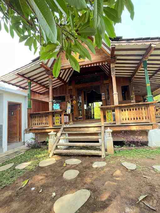 Warung Jogglo Al zen Zen , pantai purnama Bali indonesian and western food